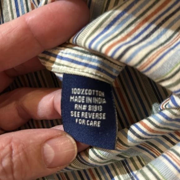 R & G Robert Graham Button Down. XL - Picture 8 of 10